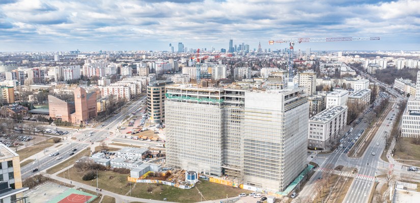 P180 Wiecha na biurowcu P180