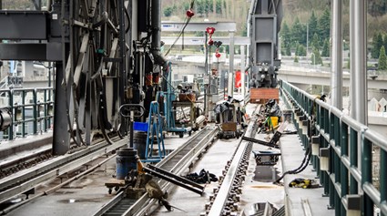 Seattle Mariners, Safeco Field Roof Wheel Assembly Replacement