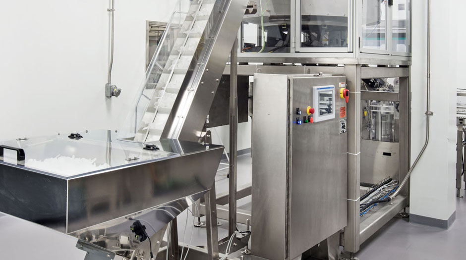 Maple Island needed to expand their manufacturing capabilities by housing a new cGMP powder line and additional warehouse space with shipping and receiving. The Skanska team managed the entire project for Maple Island, including project design, construction, procurement, equipment start-up and integration, and qualification.