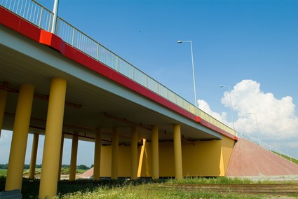 Wiadukt nad linia kolejowa w ciagu Trasy Podsarpowej