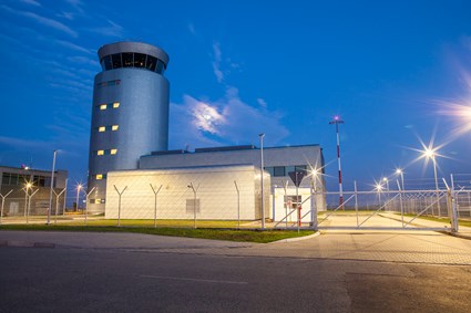 Wieża kontroli ruchu lotniczego w Jasionce