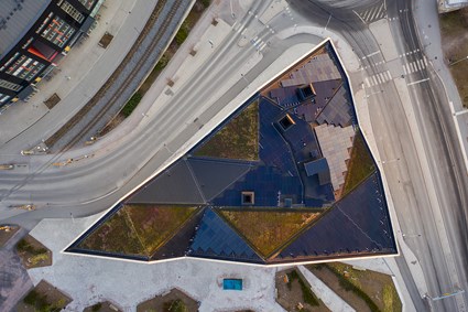 The building has been awarded the international certification LEED Platinum.