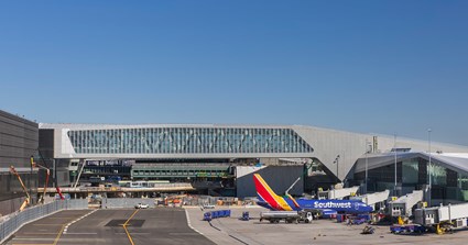 The first of its kind in the world, LaGuardia Central features dual pedestrian bridges spanning active aircraft taxi lanes, allowing for improved aircraft circulation and gate flexibility.