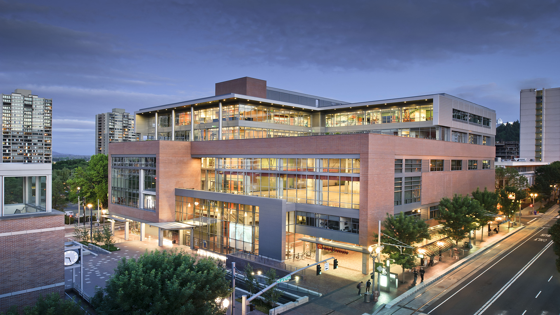 Portland State University wanted a fast-track, sustainable, mixed-use complex for both students and local residents to enjoy, and the city of Portland wanted a more central location for its archives. Skanska partnered with Yost Grube Hall Architecture, PSU and the city of Portland to exceed the owner's vision by delivering a LEED Gold facility one semester ahead of schedule. 
