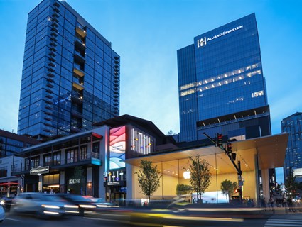 The first project in Nashville to integrate office, retail/entertainment, residential and hospitality on a large scale, Fifth + Broadway maximizes its space and location while capitalizing on the increasing demand for additional live, work and play opportunities downtown.