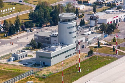 Wieża kontroli ruchu lotniczego w Jasionce