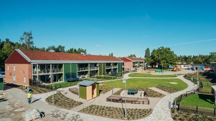 The renovation of Vivalla received attention from the beginning. One reason is that Örebrobostäder was a pioneer in Sweden by setting social requirements in the procurement.