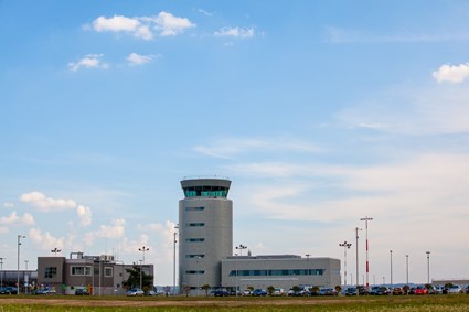 Wieża kontroli ruchu lotniczego w Jasionce